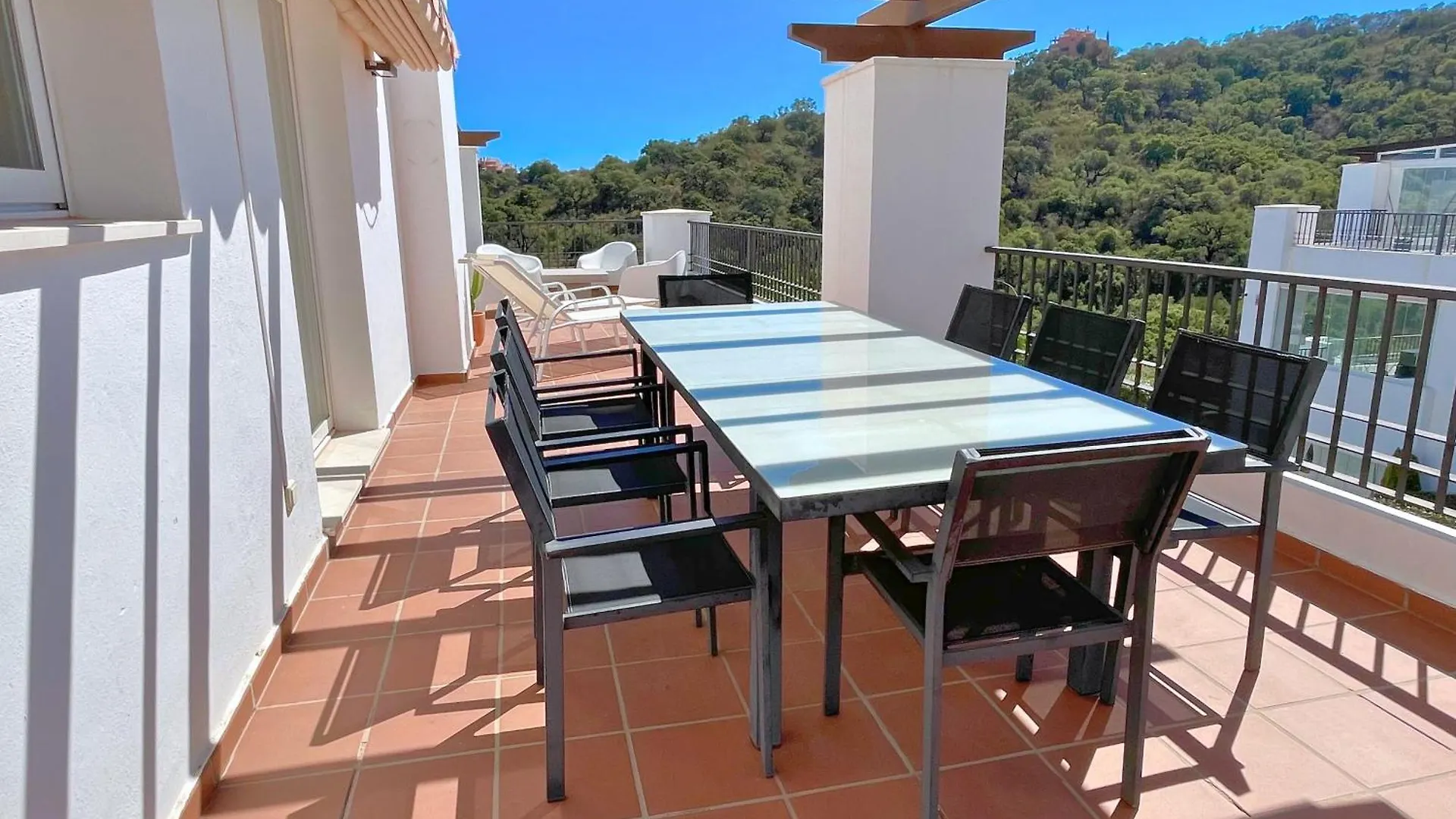 El Bosque De La Mairena Penthouse Apartment Ojen Spain
