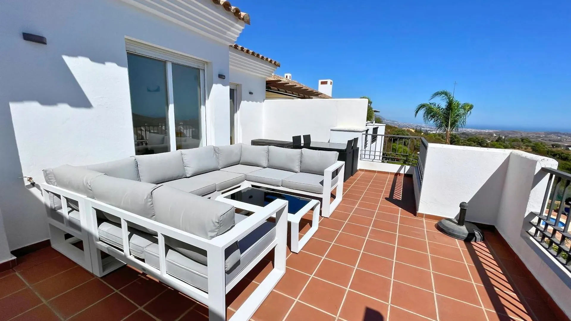 El Bosque De La Mairena Penthouse Apartment Ojen Spain