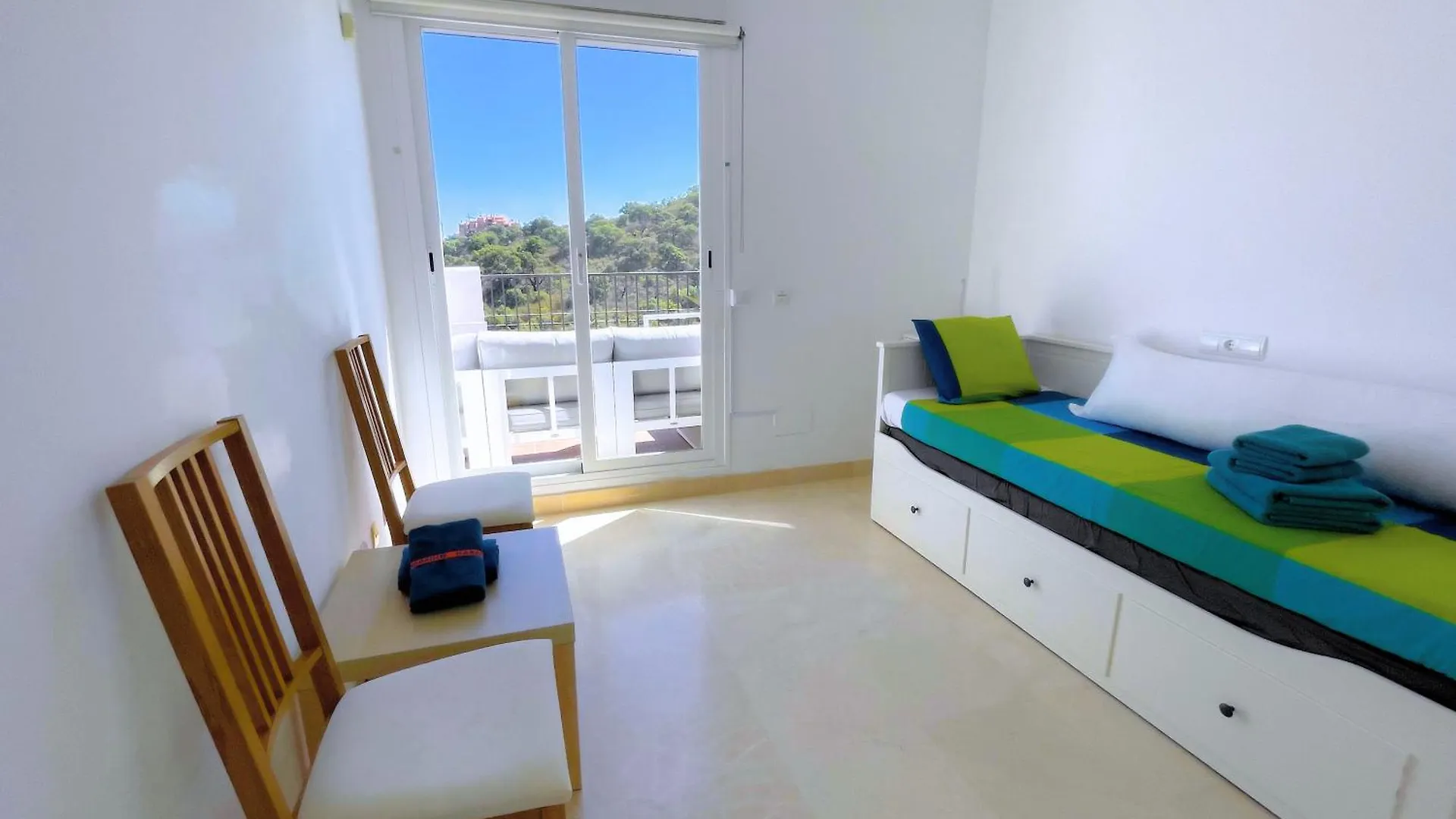 El Bosque De La Mairena Penthouse Apartment Ojen Spain