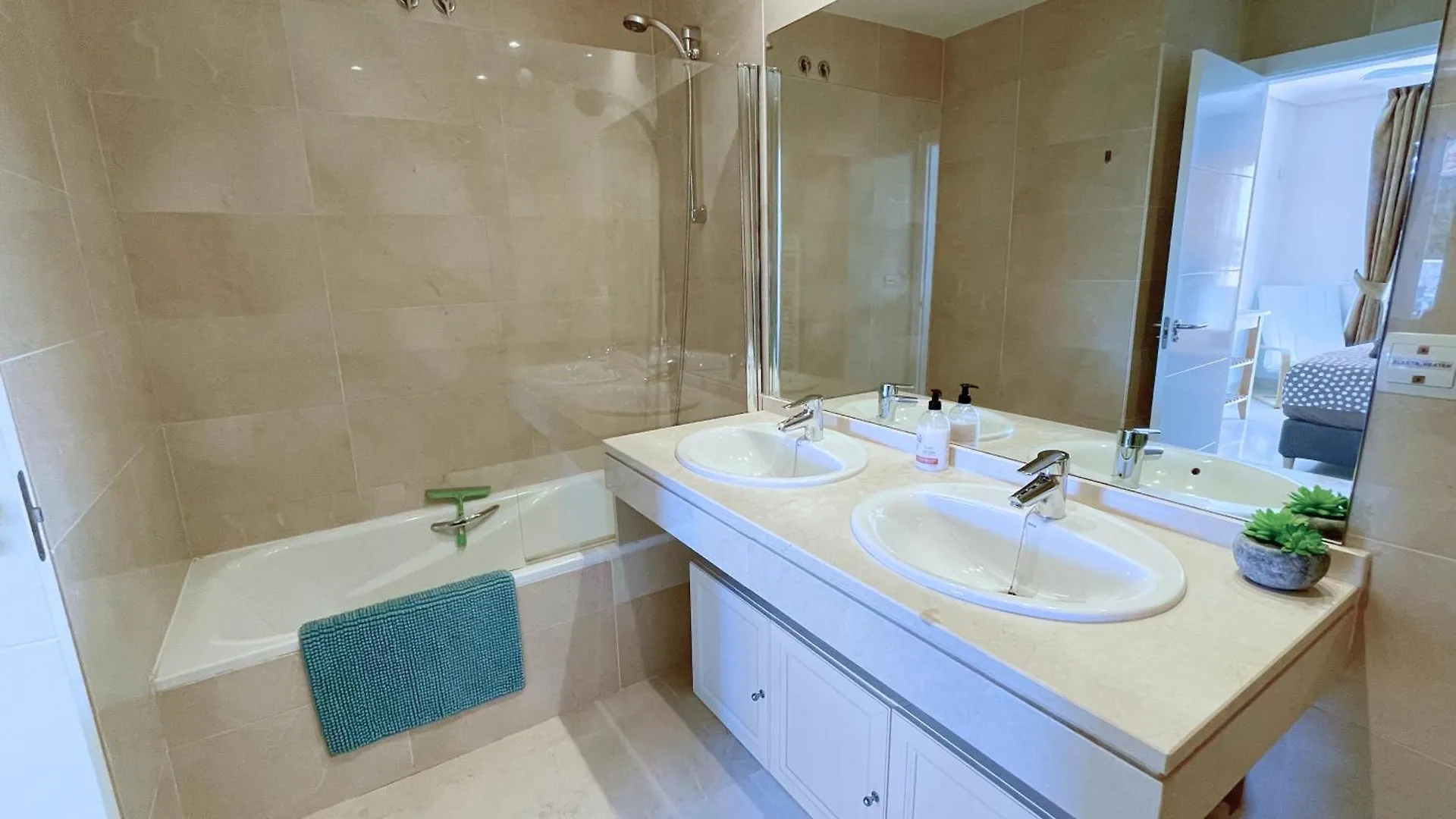 El Bosque De La Mairena Penthouse Apartment Ojen Spain