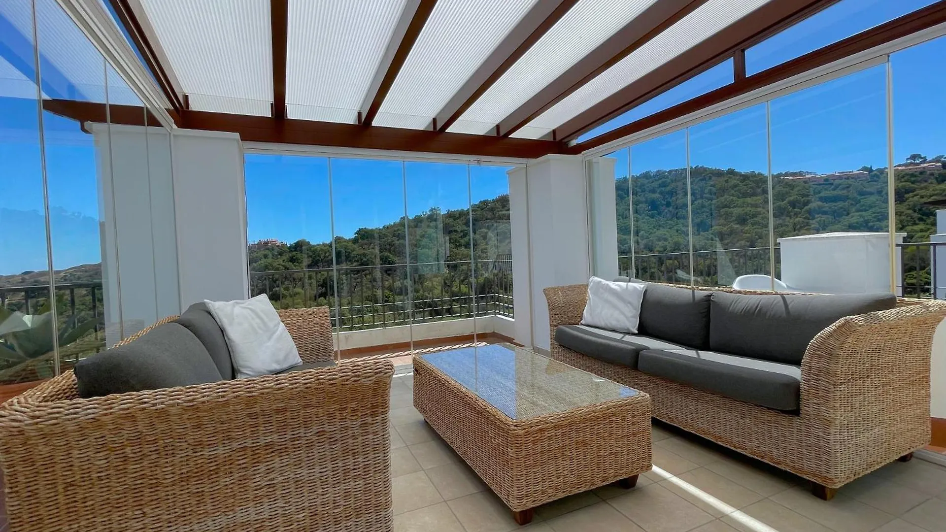 El Bosque De La Mairena Penthouse Apartment Ojen Spain